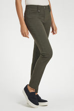 Load image into Gallery viewer, Skyler Mid-weight Travel Pant in Army Green
