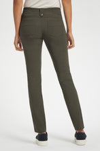 Load image into Gallery viewer, Skyler Mid-weight Travel Pant in Army Green
